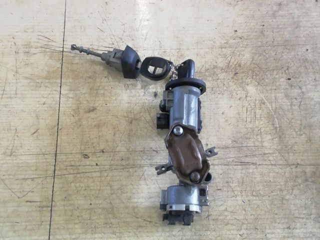 bontott SUZUKI SWIFT III Gyújtáskapcsoló Házzal