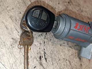 bontott SUZUKI SWIFT III Gyújtáskapcsoló Házzal
