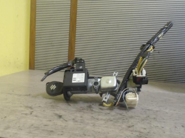 bontott SUZUKI SWIFT III Gyújtáskapcsoló Házzal