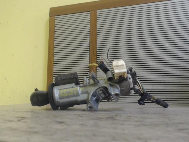 bontott SUZUKI SWIFT III Gyújtáskapcsoló Házzal