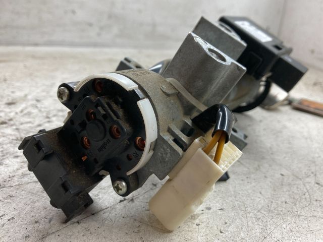 bontott SUZUKI SWIFT III Gyújtáskapcsoló