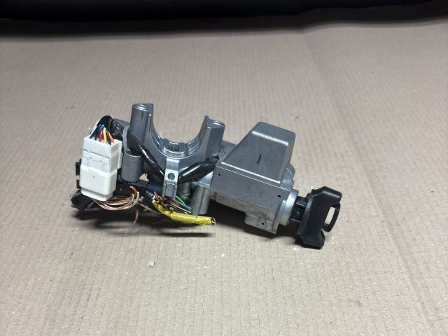 bontott SUZUKI SWIFT III Gyújtáskapcsoló