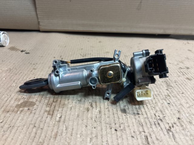 bontott SUZUKI SWIFT III Gyújtáskapcsoló