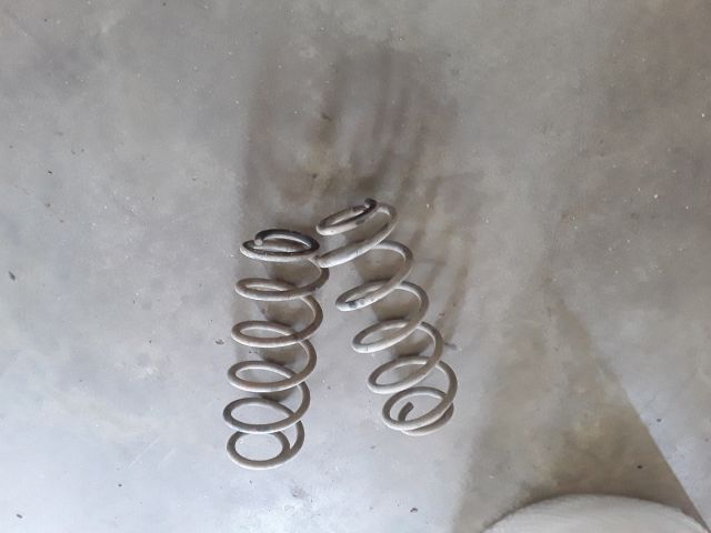 bontott SUZUKI SWIFT III Hátsó Rugó Pár