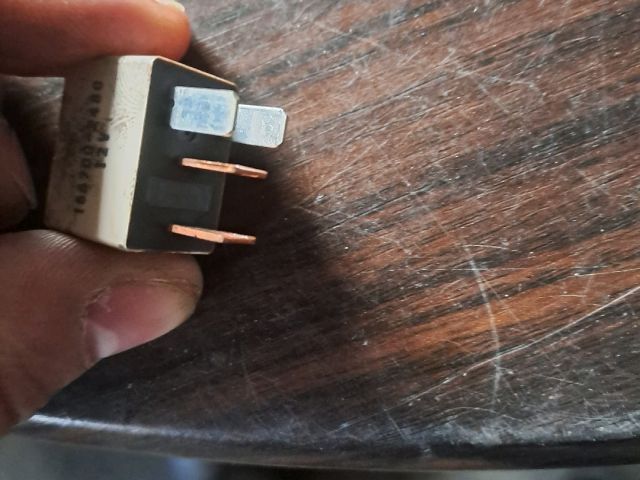 bontott SUZUKI SWIFT III Hűtőventilátor Relé