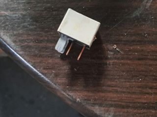 bontott SUZUKI SWIFT III Hűtőventilátor Relé