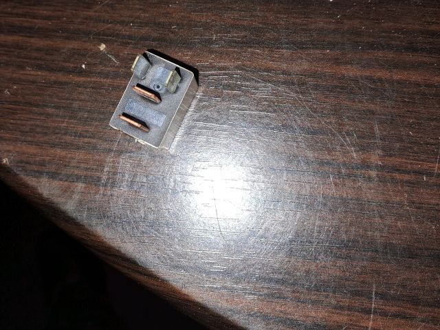 bontott SUZUKI SWIFT III Hűtőventilátor Relé