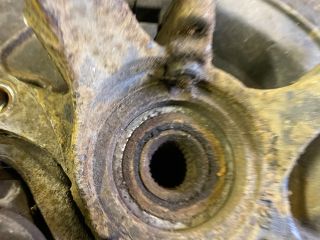 bontott SUZUKI SWIFT III Jobb első Csonkállvány Kerékaggyal