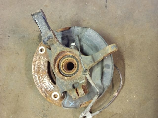 bontott SUZUKI SWIFT III Jobb első Csonkállvány Kerékaggyal