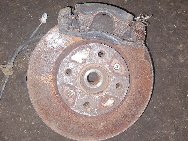 bontott SUZUKI SWIFT III Jobb első Csonkállvány Kerékaggyal