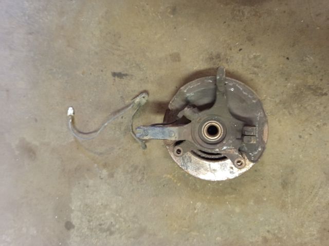 bontott SUZUKI SWIFT III Jobb első Csonkállvány Kerékaggyal