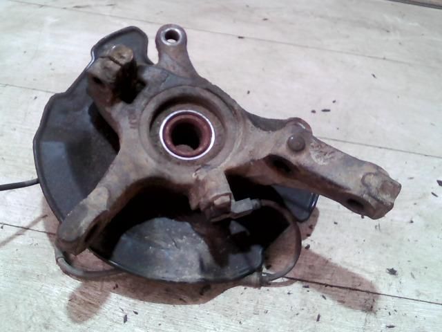 bontott SUZUKI SWIFT III Jobb első Csonkállvány Kerékaggyal