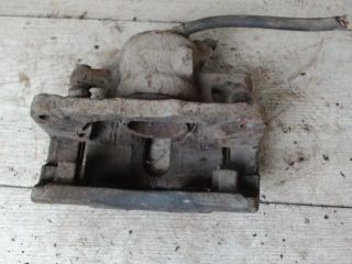 bontott SUZUKI SWIFT III Jobb első Féknyereg Munkahengerrel