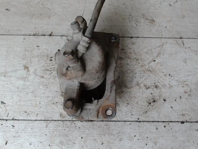 bontott SUZUKI SWIFT III Jobb első Féknyereg Munkahengerrel