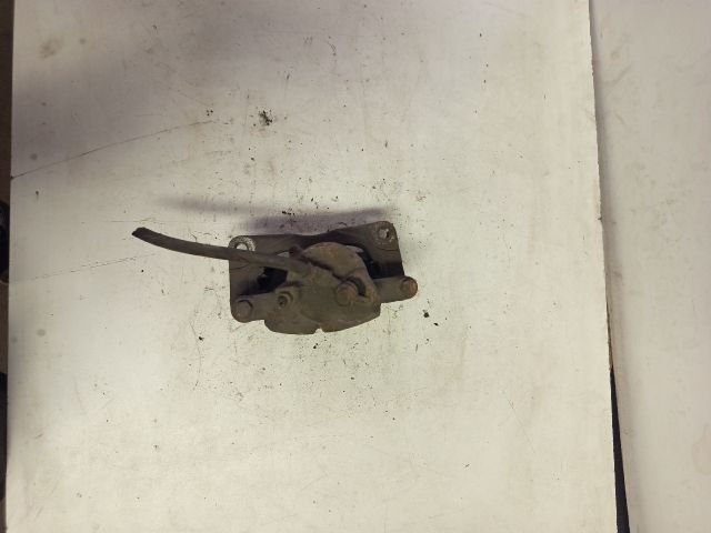 bontott SUZUKI SWIFT III Jobb első Féknyereg Munkahengerrel