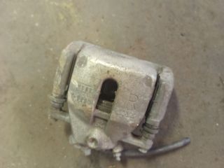 bontott SUZUKI SWIFT III Jobb első Féknyereg Munkahengerrel