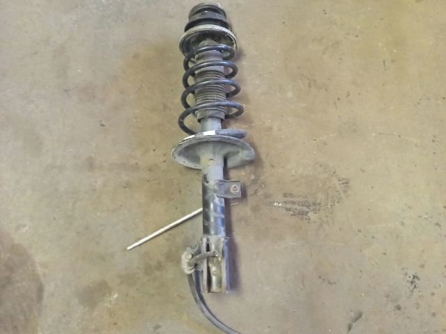 bontott SUZUKI SWIFT III Jobb első Gólyaláb (Lengécsillapító, Rugó)