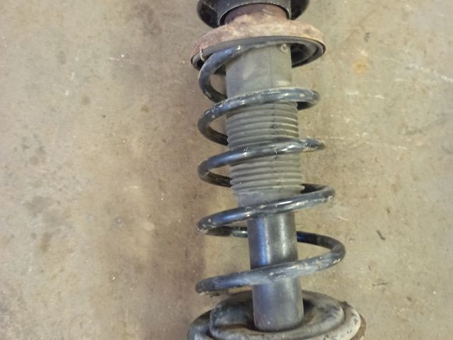 bontott SUZUKI SWIFT III Jobb első Gólyaláb (Lengécsillapító, Rugó)