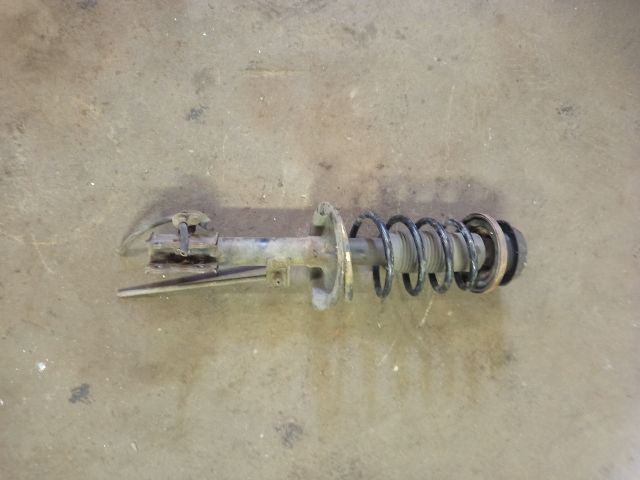 bontott SUZUKI SWIFT III Jobb első Gólyaláb (Lengécsillapító, Rugó)