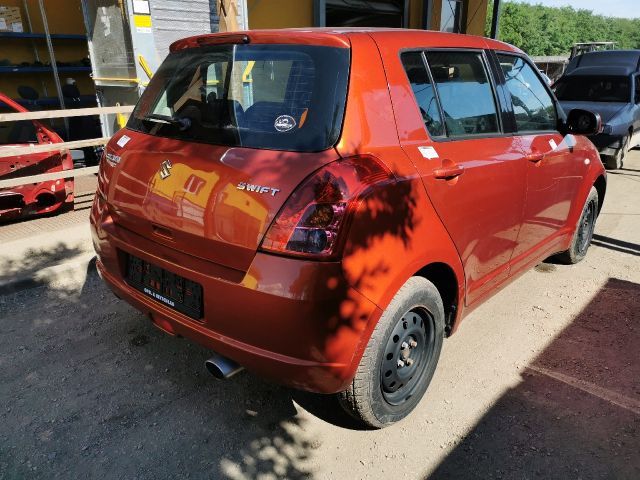 bontott SUZUKI SWIFT III Jobb első Lengőkar