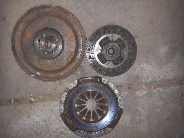 bontott SUZUKI SWIFT III Kuplung Szett Lendkerékkel