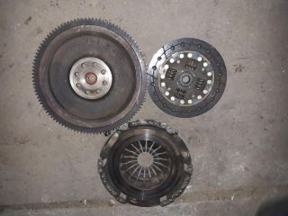 bontott SUZUKI SWIFT III Kuplung Szett Lendkerékkel