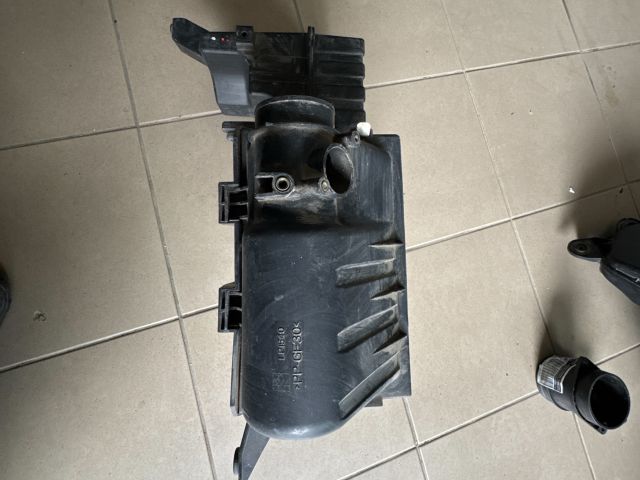 bontott SUZUKI SWIFT III Légszűrő Ház