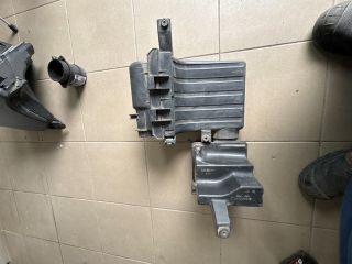 bontott SUZUKI SWIFT III Légszűrő Ház