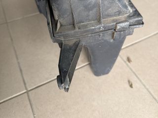 bontott SUZUKI SWIFT III Légszűrő Ház