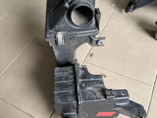 bontott SUZUKI SWIFT III Légszűrő Ház