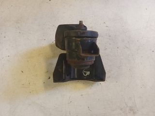 bontott SUZUKI SWIFT III Motor Tartó Bak (Fém)