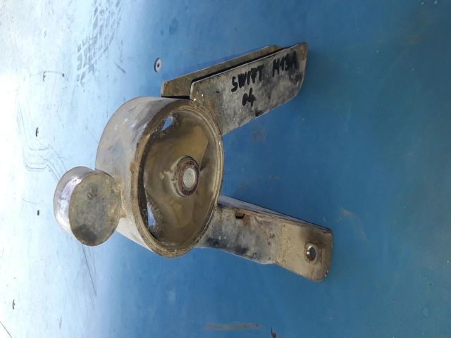 bontott SUZUKI SWIFT III Motor Tartó Bak (Pozíciófüggetlen)