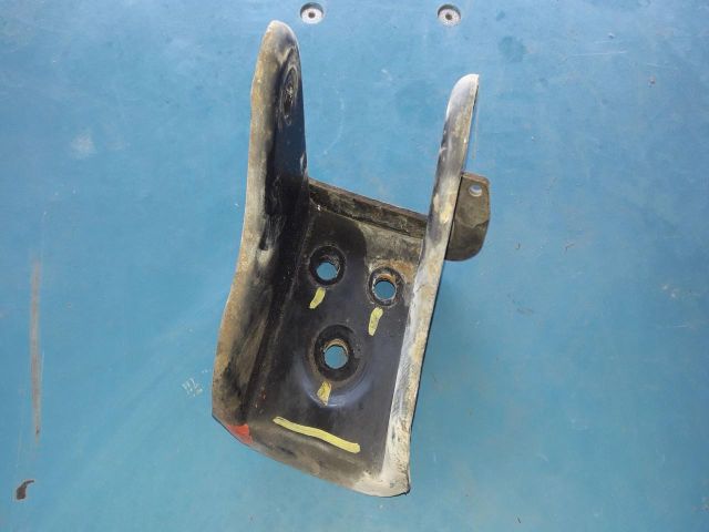 bontott SUZUKI SWIFT III Motor Tartó Bak (Pozíciófüggetlen)