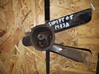 bontott SUZUKI SWIFT III Motor Tartó Bak (Pozíciófüggetlen)