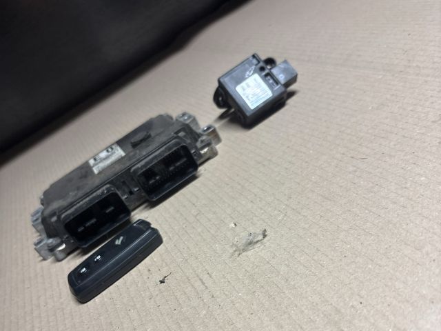 bontott SUZUKI SWIFT III Motorvezérlő