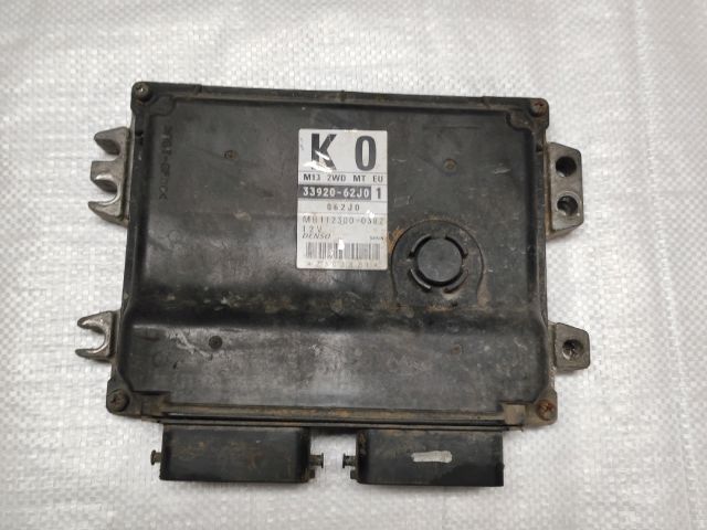 bontott SUZUKI SWIFT III Motorvezérlő