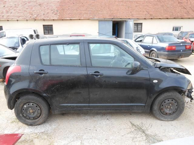 bontott SUZUKI SWIFT III Motorvezérlő