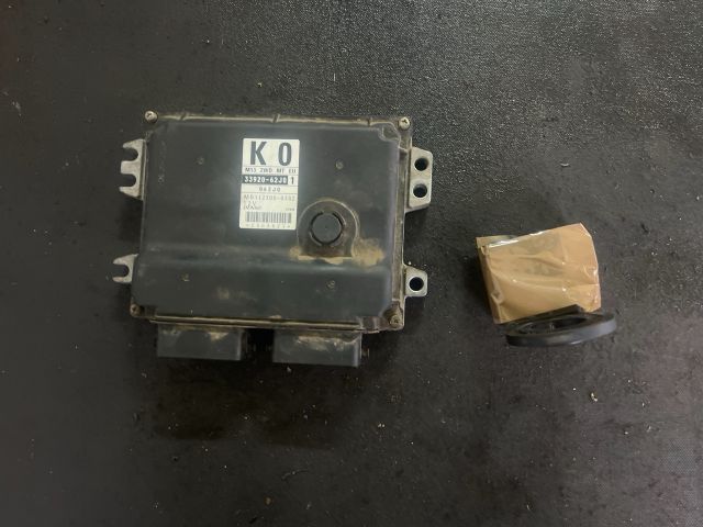 bontott SUZUKI SWIFT III Motorvezérlő