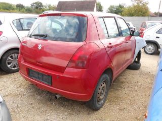 bontott SUZUKI SWIFT III Motorvezérlő