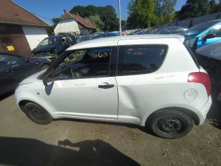 bontott SUZUKI SWIFT III Motorvezérlő