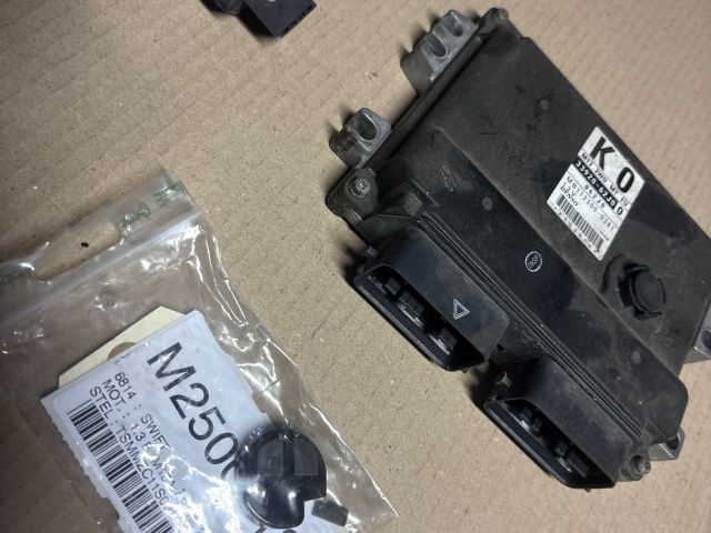 bontott SUZUKI SWIFT III Motorvezérlő