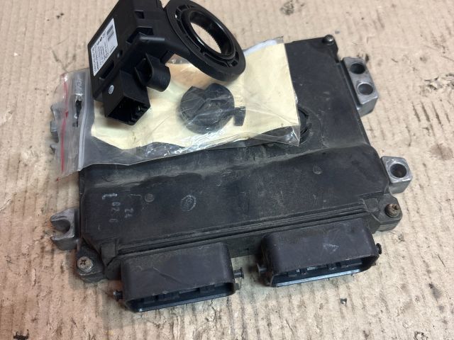 bontott SUZUKI SWIFT III Motorvezérlő