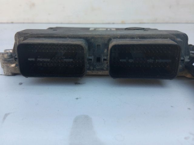 bontott SUZUKI SWIFT III Motorvezérlő