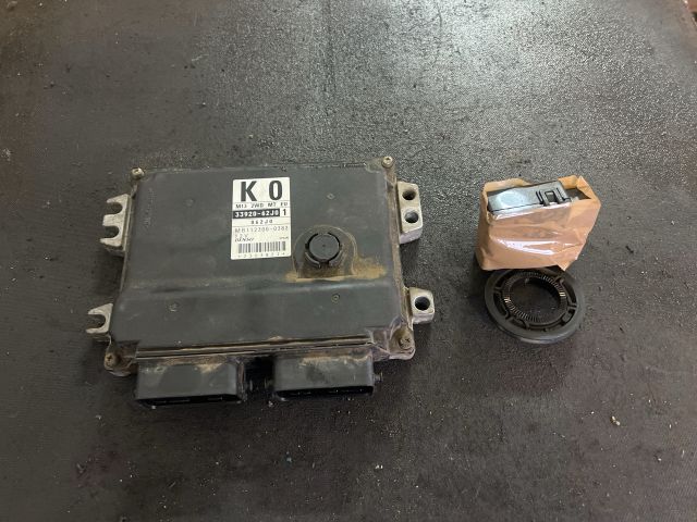 bontott SUZUKI SWIFT III Motorvezérlő