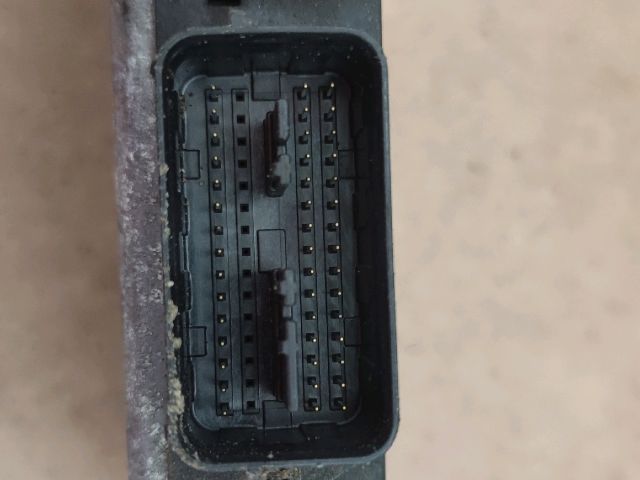 bontott SUZUKI SWIFT III Motorvezérlő