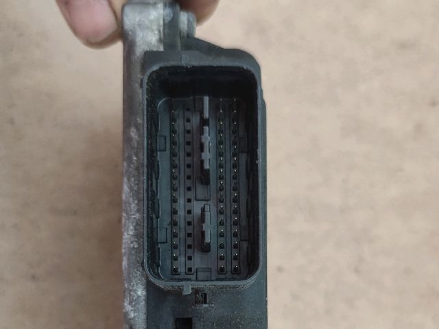 bontott SUZUKI SWIFT III Motorvezérlő