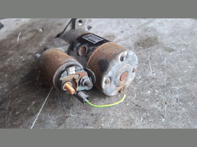 bontott SUZUKI SWIFT III Önindító