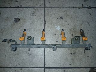 bontott SUZUKI SWIFT III Porlasztó Sor / Híd