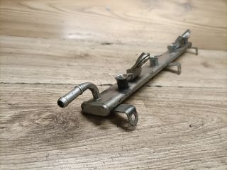 bontott SUZUKI SWIFT III Porlasztó Sor / Híd