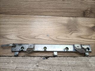 bontott SUZUKI SWIFT III Porlasztó Sor / Híd